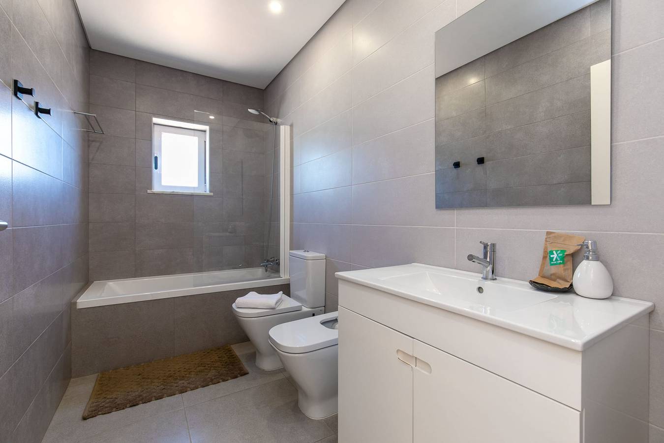 Geheel appartement, Atlântico Azul - Apartment E in Santa Maria, Lagos