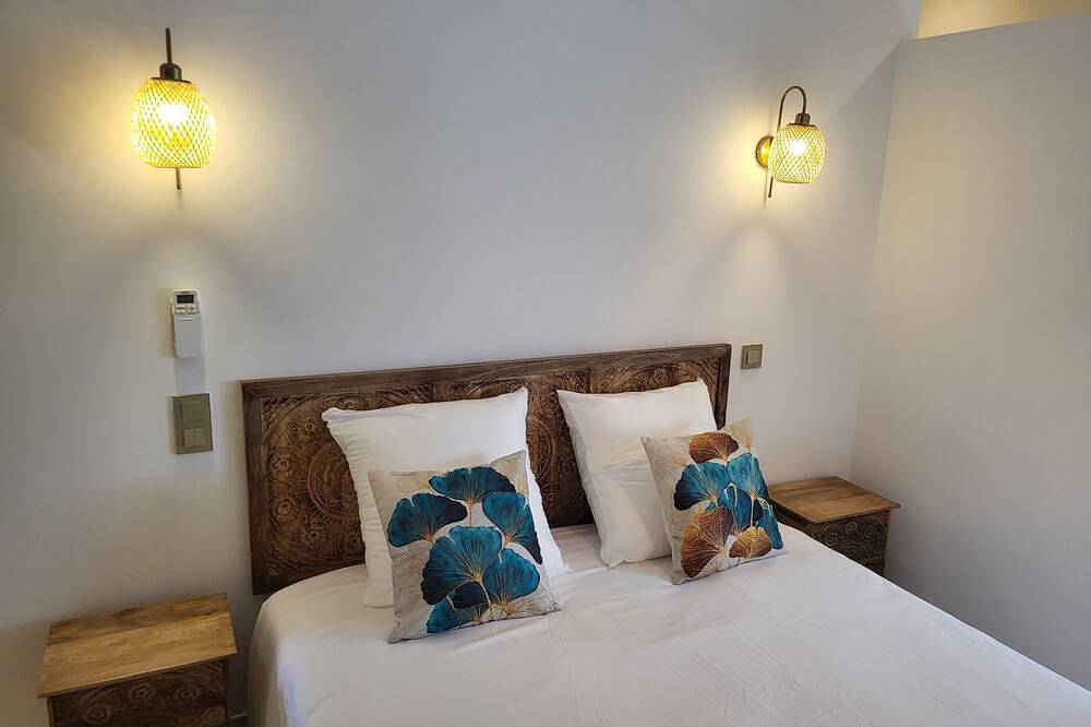 Villa Bali travel to asia without flying luxury and calm swimming pool and spa. in Saleilles, Côte d'Améthyste