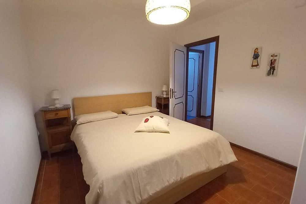 Private villa with garden 100 steps from the beach! in Platamona, Sorso