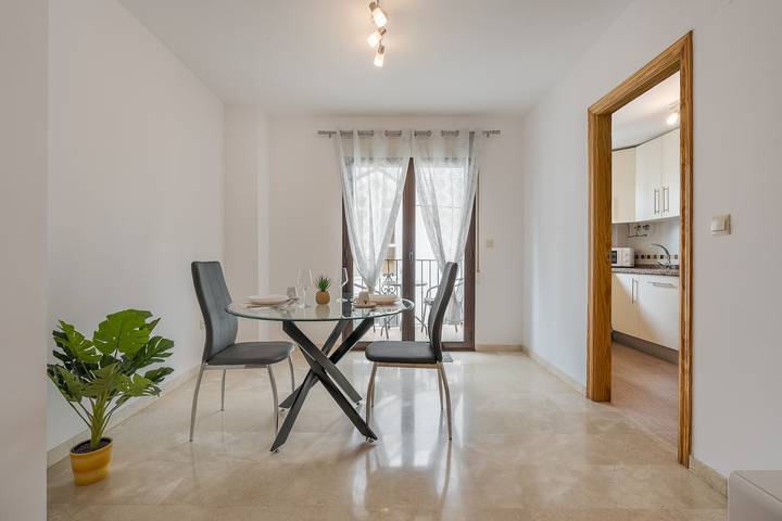 Entire apartment, Apartment 'Apartamento Molinillo' with Mountain Views, Wi-Fi and Air Conditioning in Barrio de la Vega, Monachil