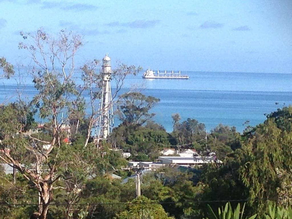 Mccrae: 2-stöckiges Haus, Strand zu Fuß erreichbar und tolle Aussicht auf die Bucht in McCrae, Mornington Peninsula