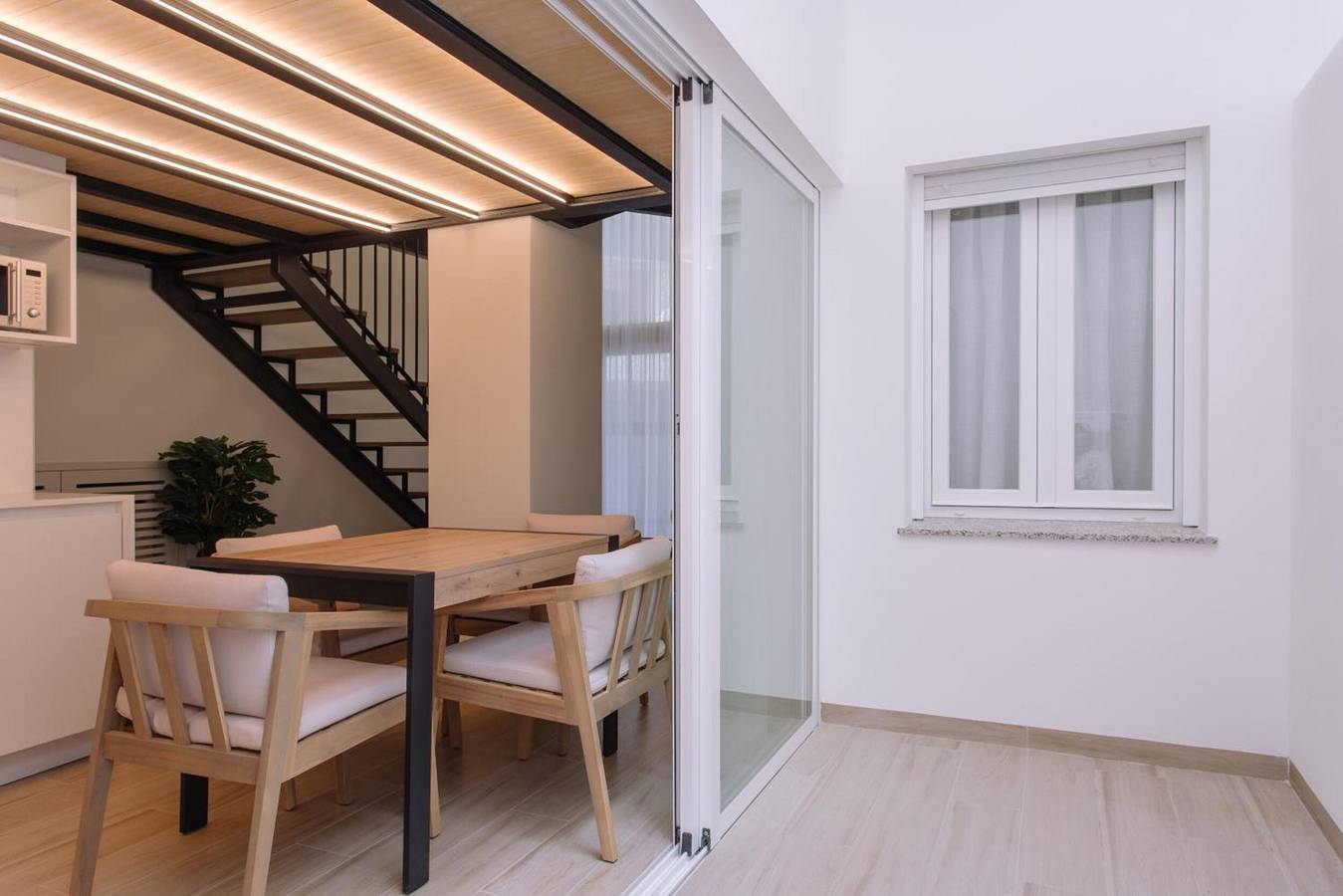 Apartamento entero, Apartamento 'Dúplex B-05' con piscina compartida, Wi-Fi y aire acondicionado in Alfàs del Pi, Costa Blanca