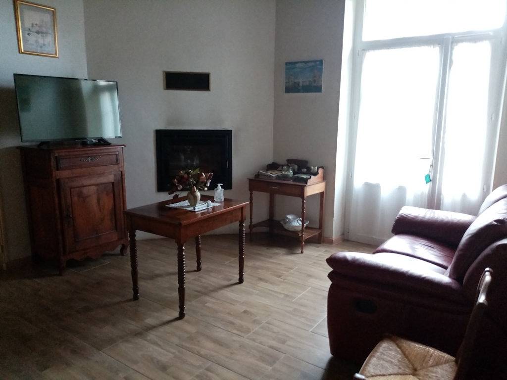 Chambre avec vue sur le jardin 2.5km du centre de Douville in Montagnac-la-Crempse, Périgord Pourpre