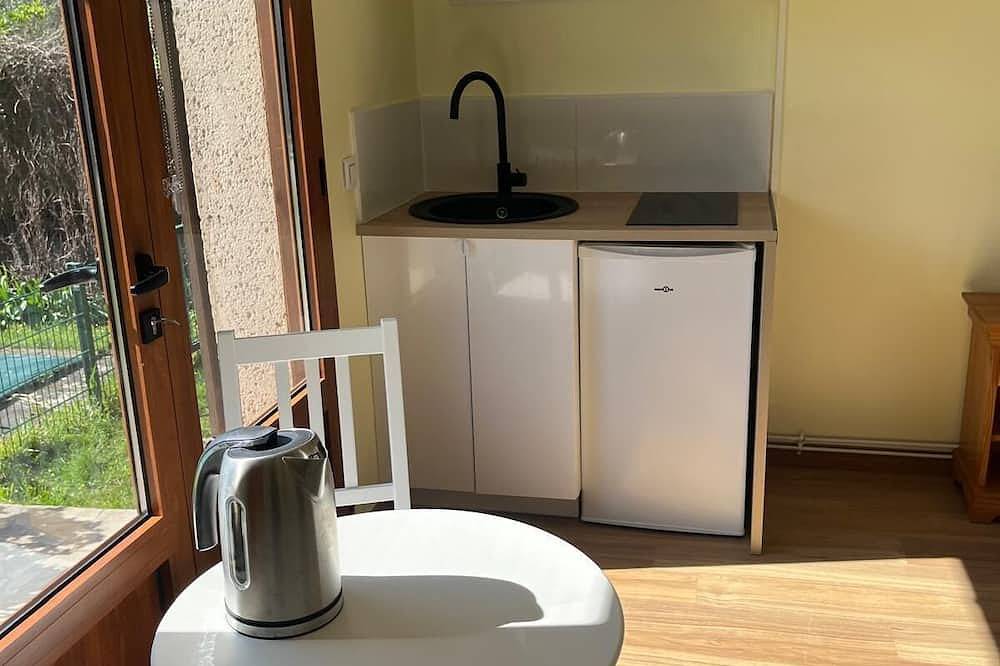 Apartamento entero, Comfortable 22m2 studio near Paris, overlooking garden and Parc de St Cloud in Saint-Cloud, Altos del Sena