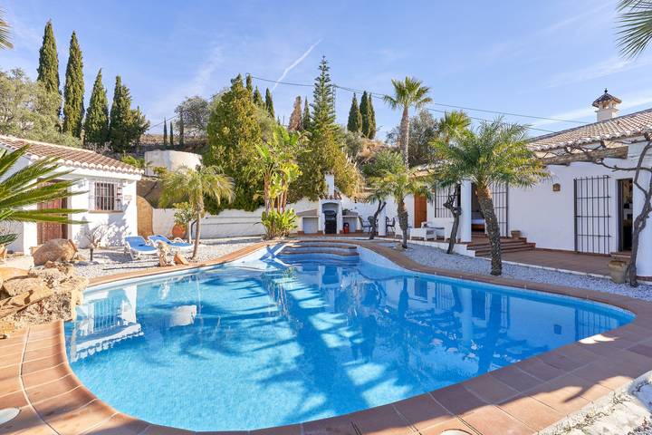 Villa 'Casa Blanca' with Sea View, Wi-Fi and Air Conditioning in Torrox, Cordillera Penibética
