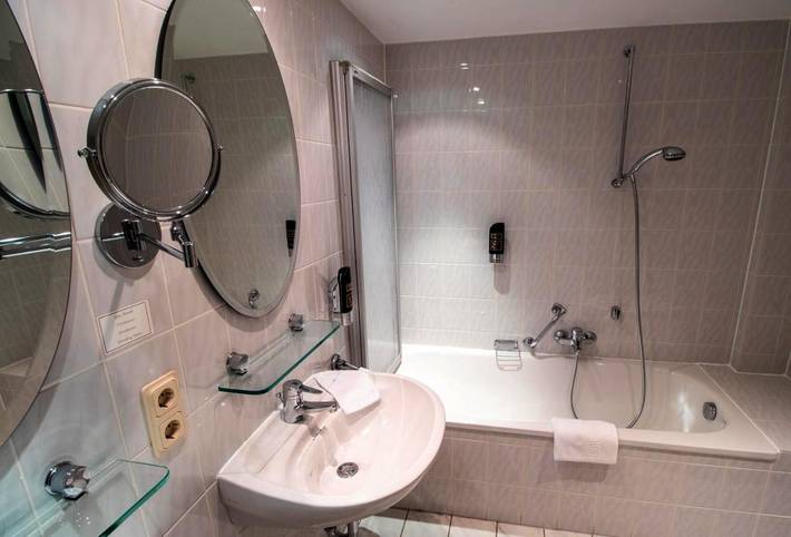 Hôtel pour 2 personnes, avec sauna et piscine ainsi que vue et jardin à Beaufort (Luxembourg) - 3