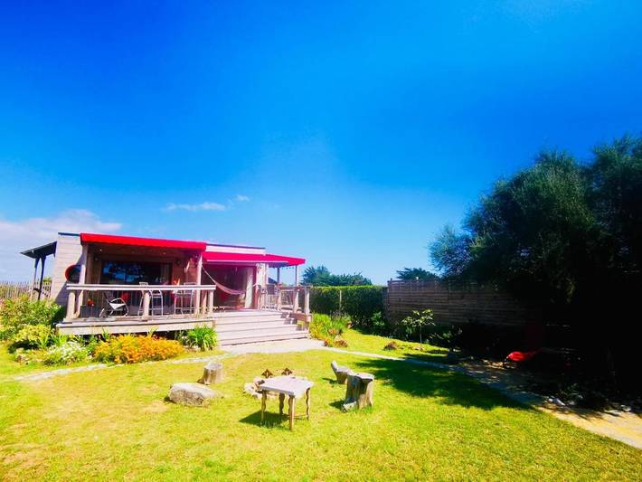 Gîte pour 5 personnes, avec terrasse et vue dans Plage Kerouriec