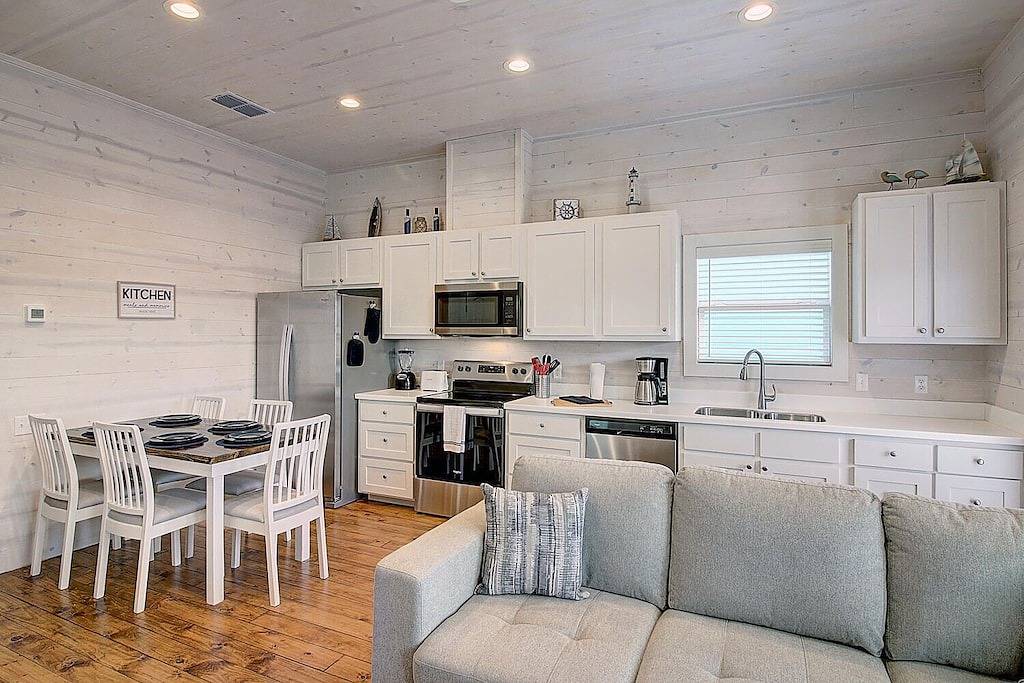 Sea Clusion- Golf Cart Friendly | Pet Friendly in Port Aransas, Mustang Island