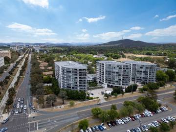 Vacation Rental for 4 Guests in Canberra, New South Wales, Picture 3