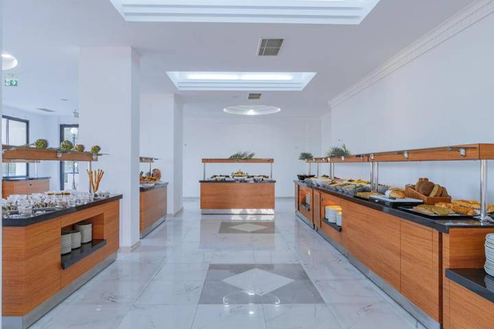 Hôtel pour 3 personnes, avec vue et piscine ainsi que jardin et sauna dans Ildir - 2