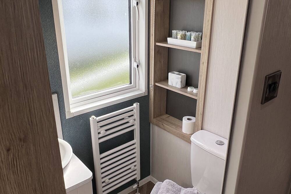 Entire apartment, Mulberry Mews at Cherry Lea Holiday Park & Fishing in Burgh le Marsh, Lincolnshire