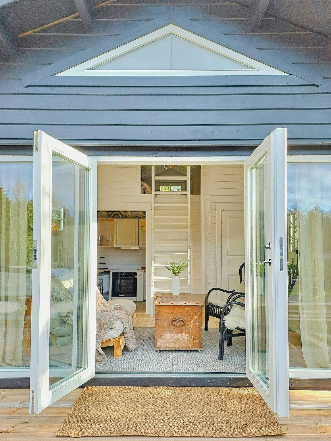 Charming mini cottage near Stockholm in Haninge region