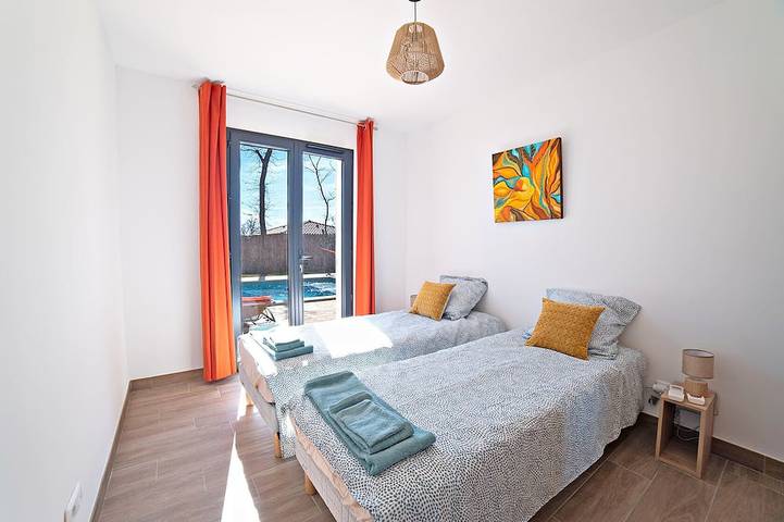 Location de vacances pour 8 personnes, avec jardin à Callas - 4