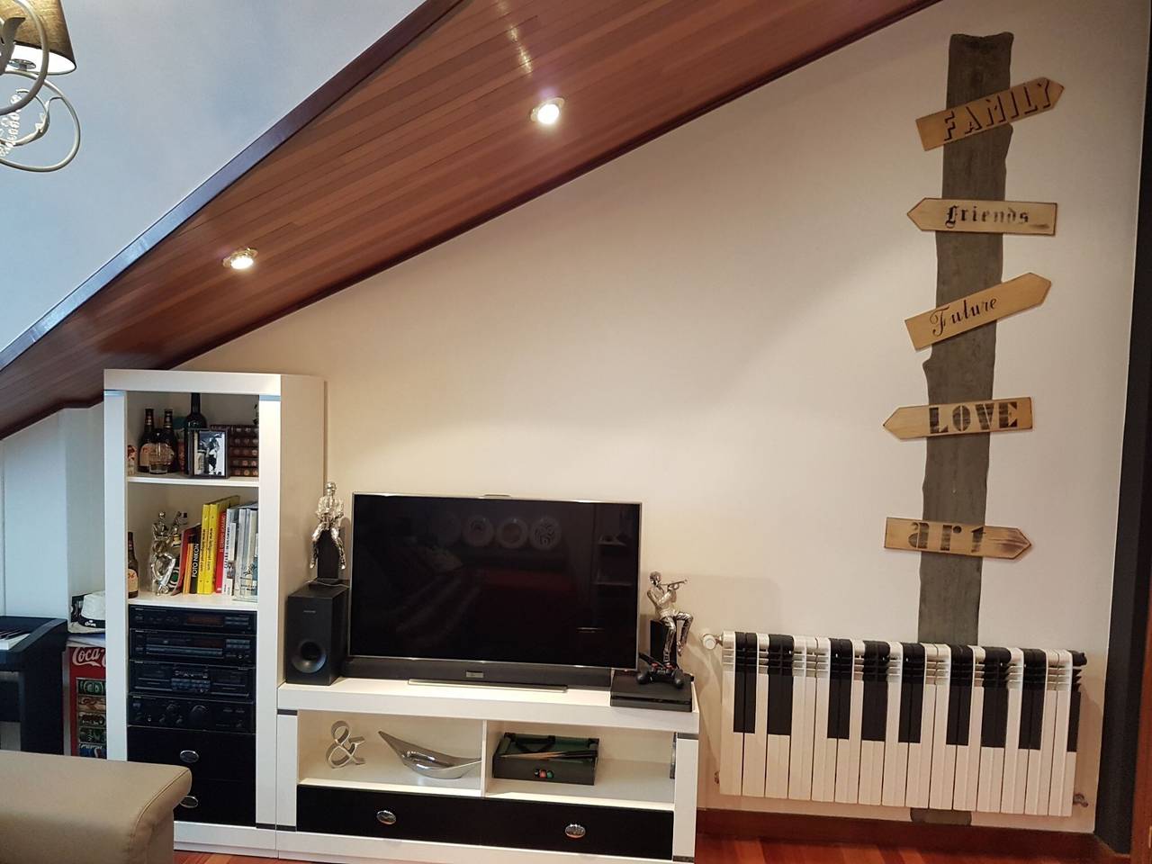 « Alojamientos Marte Chambre 6 » avec terrasse et jardin partagés in Torrelavega, Côte Cantabrienne