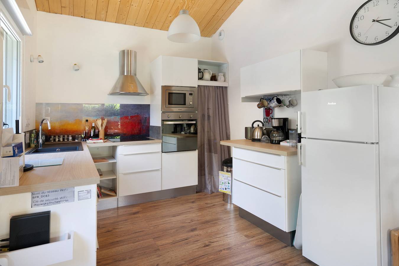Maison de vacances en bois à la campagne avec terrasse privée, Wi-Fi et climatisation in Corme-Royal, Région de Saintes