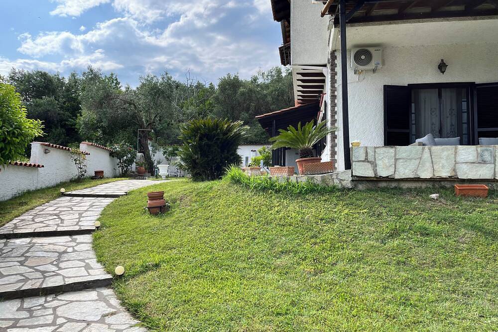 Sea view traditional cottage in Platamonas, Olympos Nationaal Park