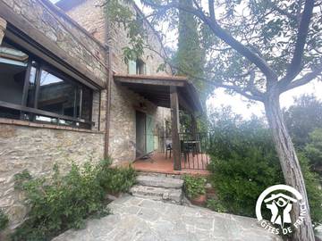 Gîte pour 6 personnes, avec terrasse à Reynès