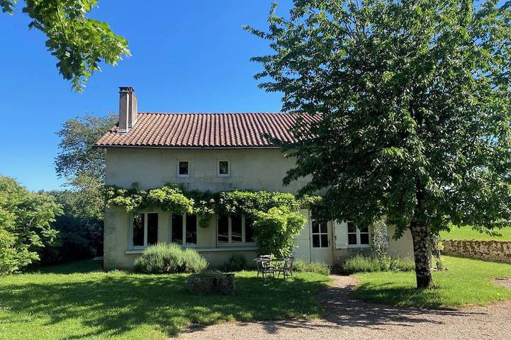 Gîte pour 10 personnes, avec Jardin à Blanzay