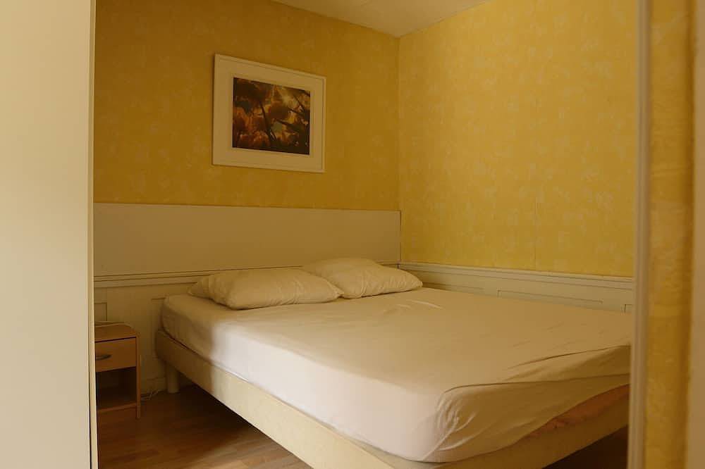 Appartement entier, Résidence des Dames - meublés de tourisme pour cures thermales in Plombières-les-Bains, Parc naturel régional des Ballons des Vosges