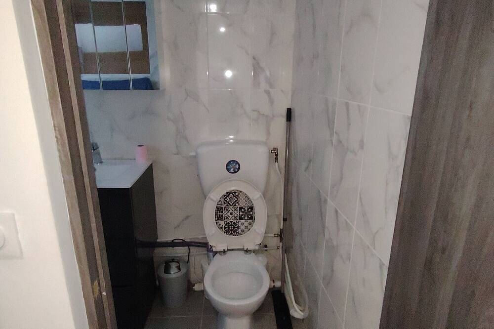 Apartamento entero, Apartament in a bungalow with garden in Le Raincy, Sena-Saint Denis