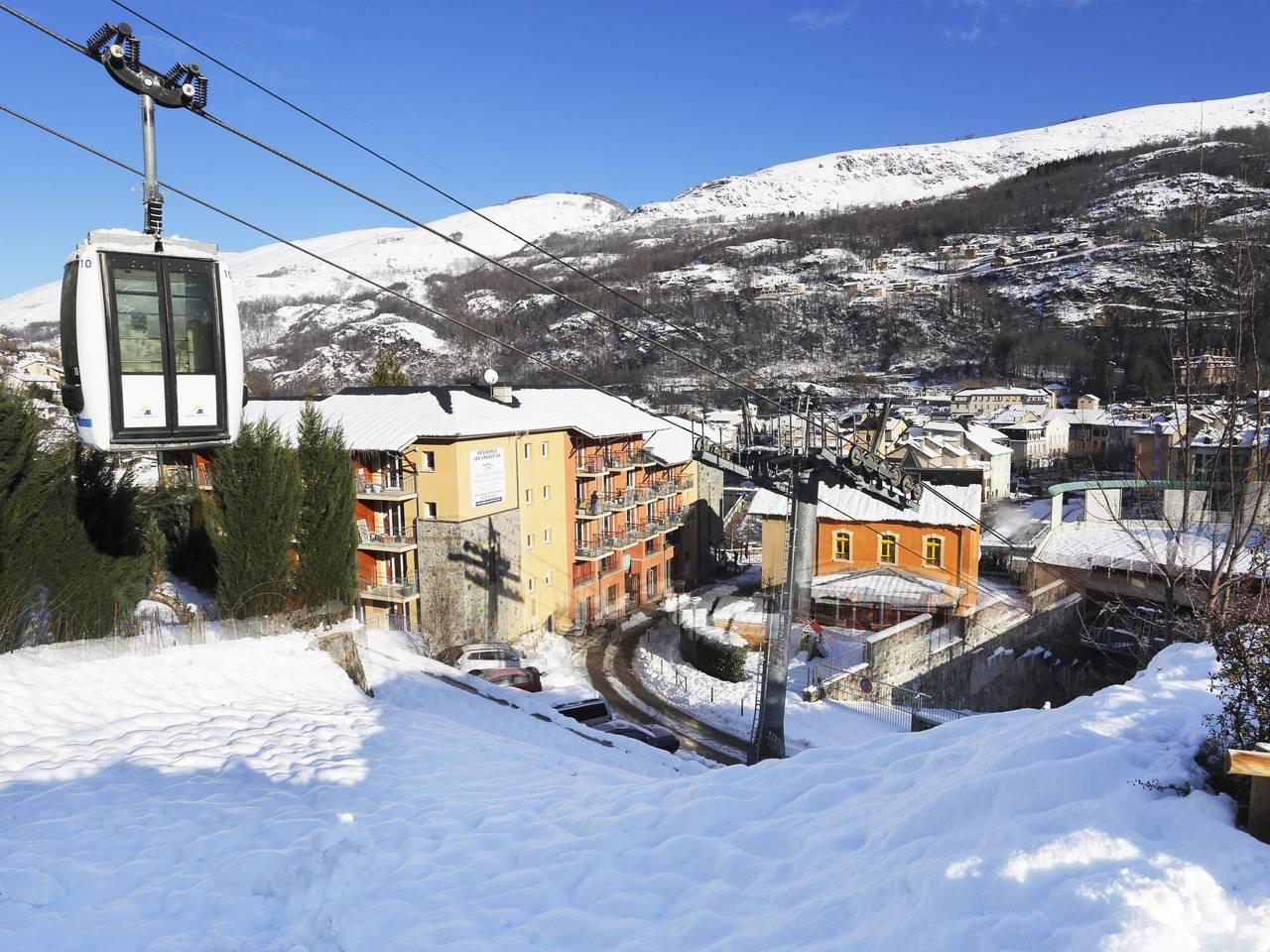 Entire apartment, Les Grands Ax in Ax-les-Thermes, French Pyrenees