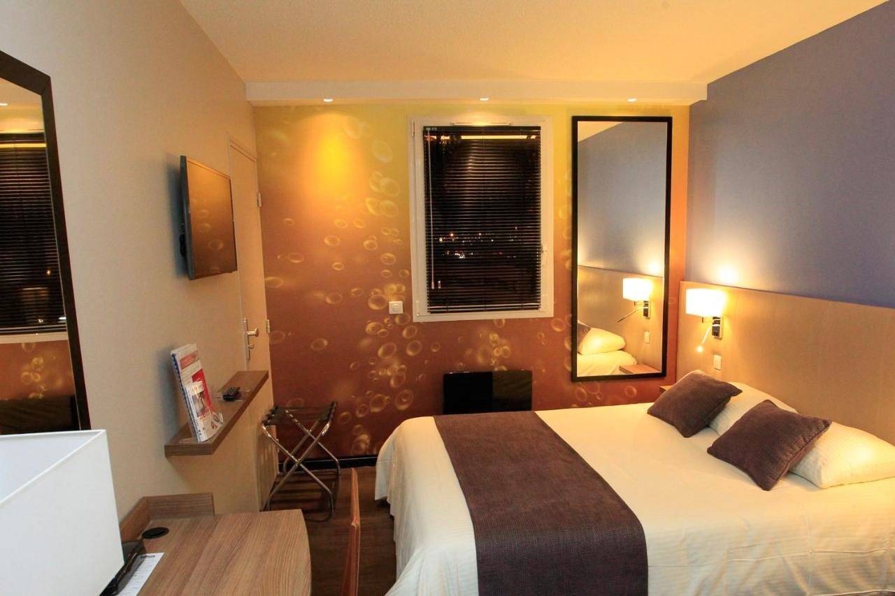 Superior Triple Room in Tinqueux, Marne