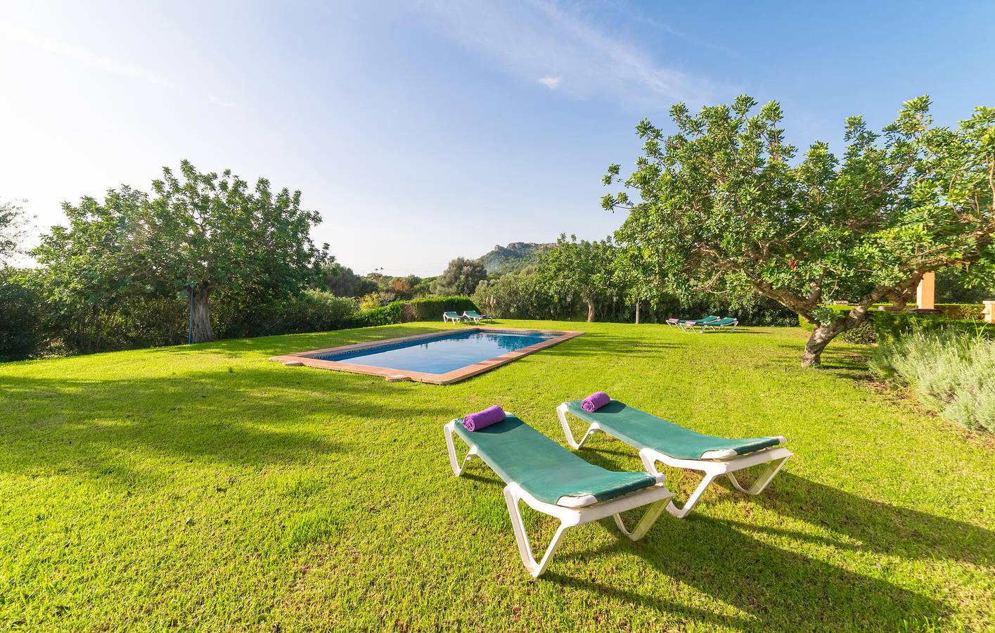 Sonniges Apartment mit Terrasse und Pool - 1,5 km zum Strand in Son Servera, Mallorca Osten