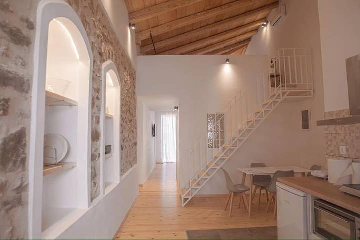 Ferienwohnung für 6 Personen, mit Balkon und Terrasse sowie Ausblick in Gythio