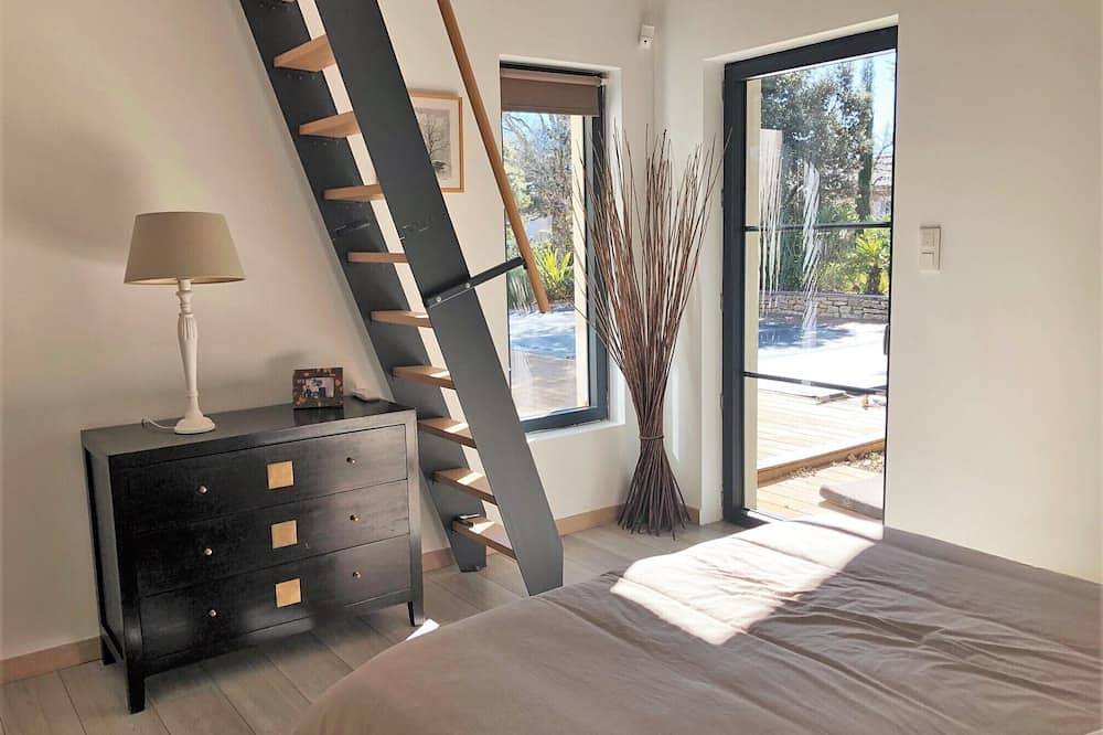 180m2 house with garden and heated swimming pool in Grignan, Nyons und Umgebung