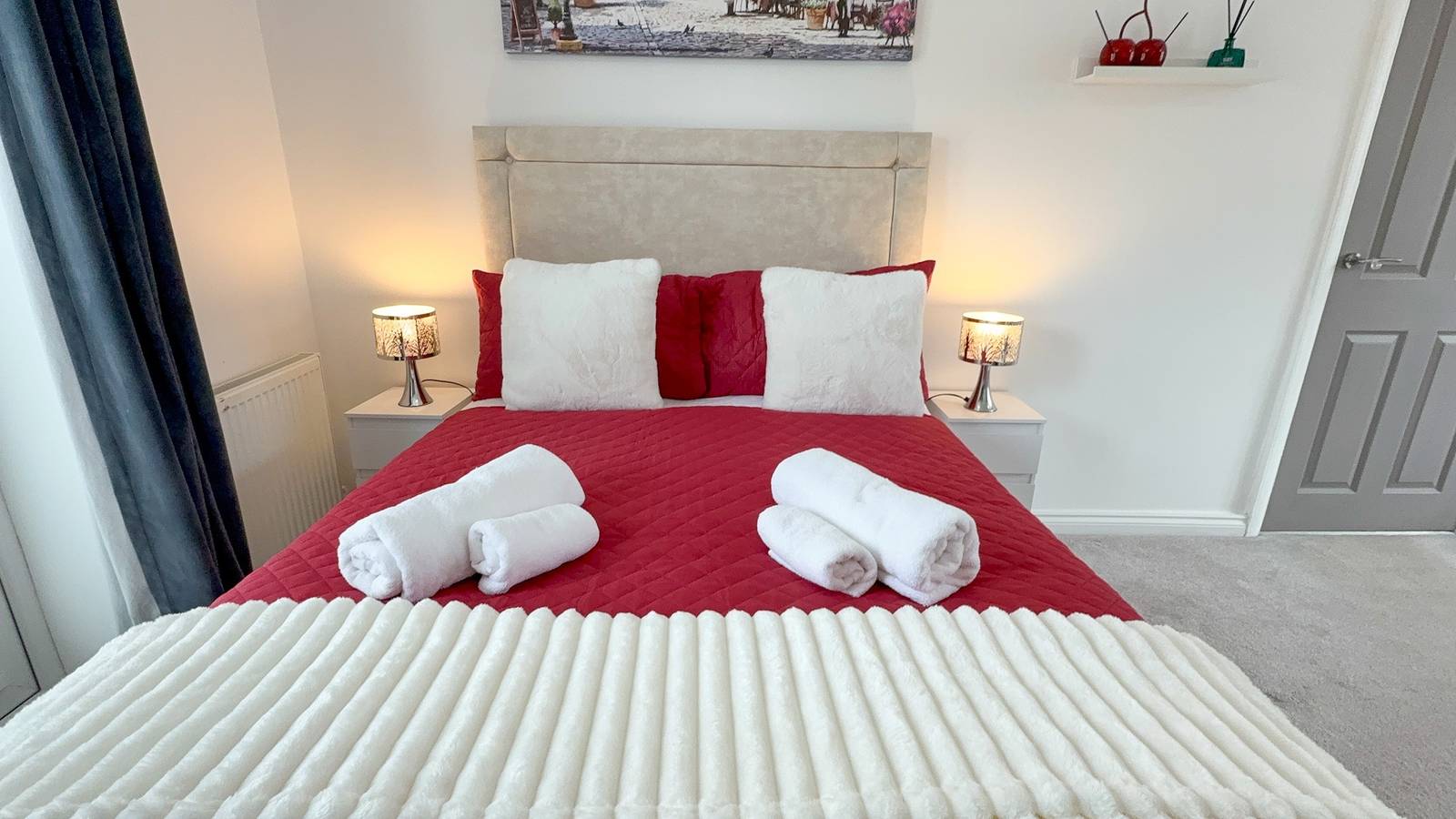 Northeast Manchester, Sleeps 8 with Onsite Parking in Manchester, Greater Manchester