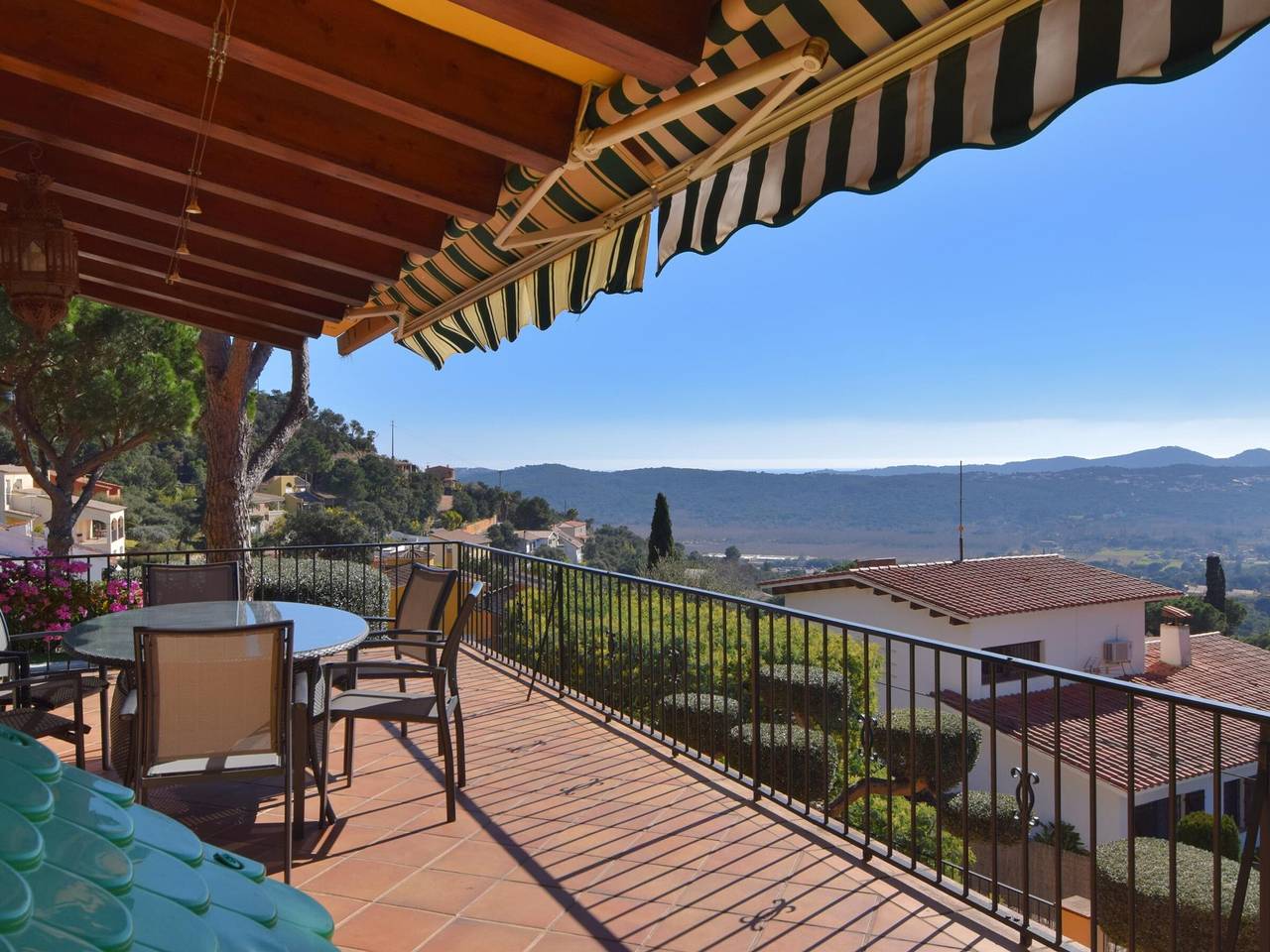 Villa con piscina privada, barbacoa, Wifi y aparcamiento, cerca de las playas de la Costa Brava in Santa Cristina de Aro, Costa Brava