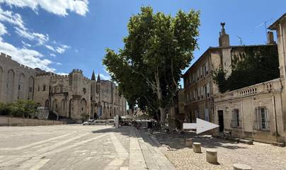 Gîte pour 2 personnes, avec vue et terrasse dans Palais des Papes