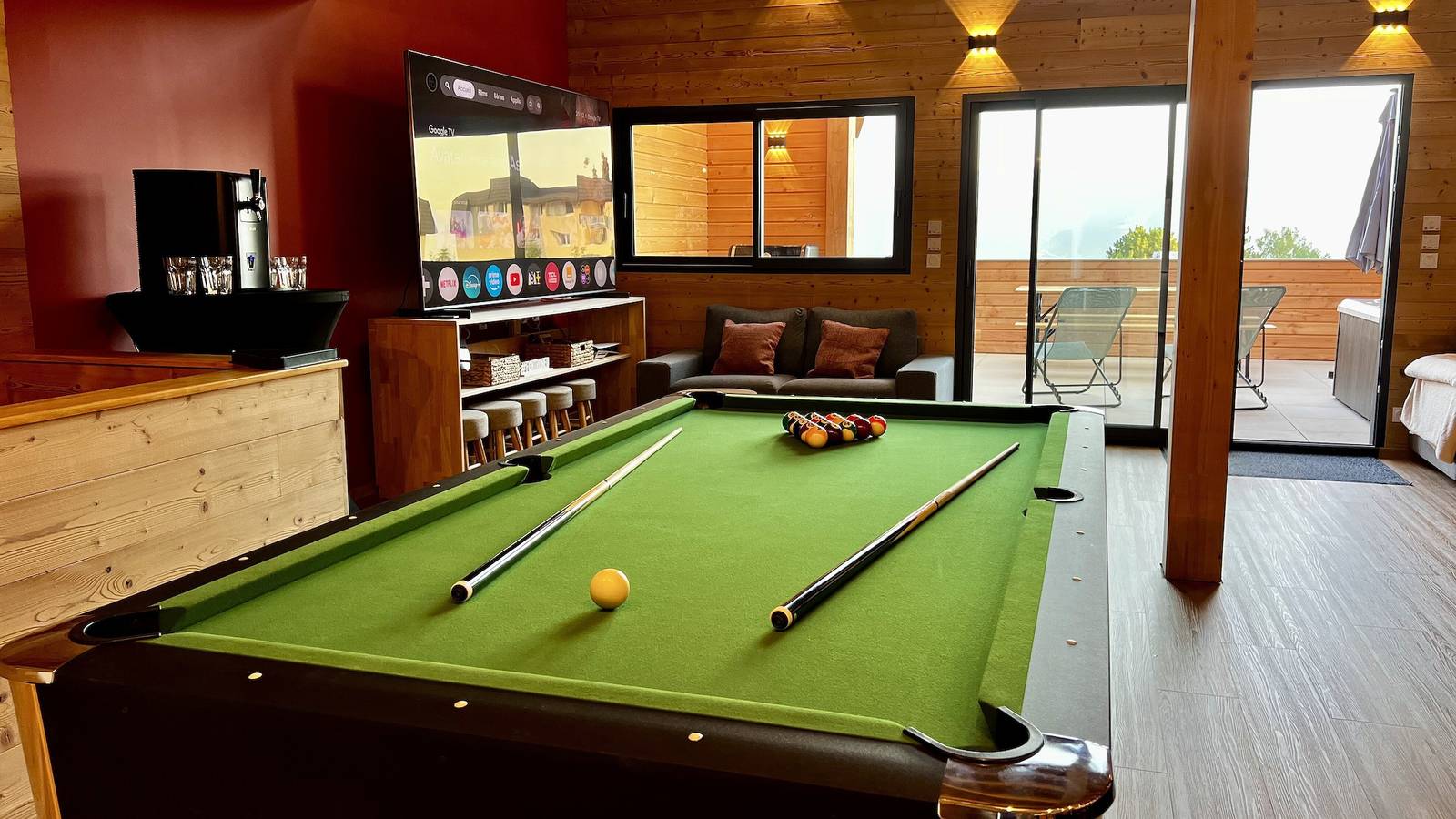 Chalet Quiétude: 17 plazas, jacuzzi, vistas montaña, terraza y Wi-Fi compartido in Font-Romeu-Odeillo-Via, Parque Natural Regional de los Pirineos Catalanes