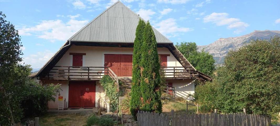 Appartement de vacances pour 4 personnes, avec vue et jardin