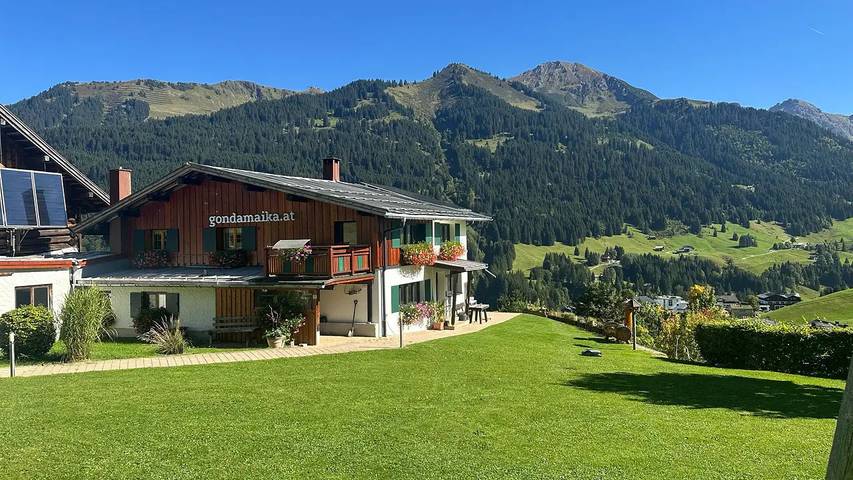 Ferienwohnung für 6 Personen, mit Sauna und Garten sowie Terrasse, mit Haustier im Kleinwalsertal