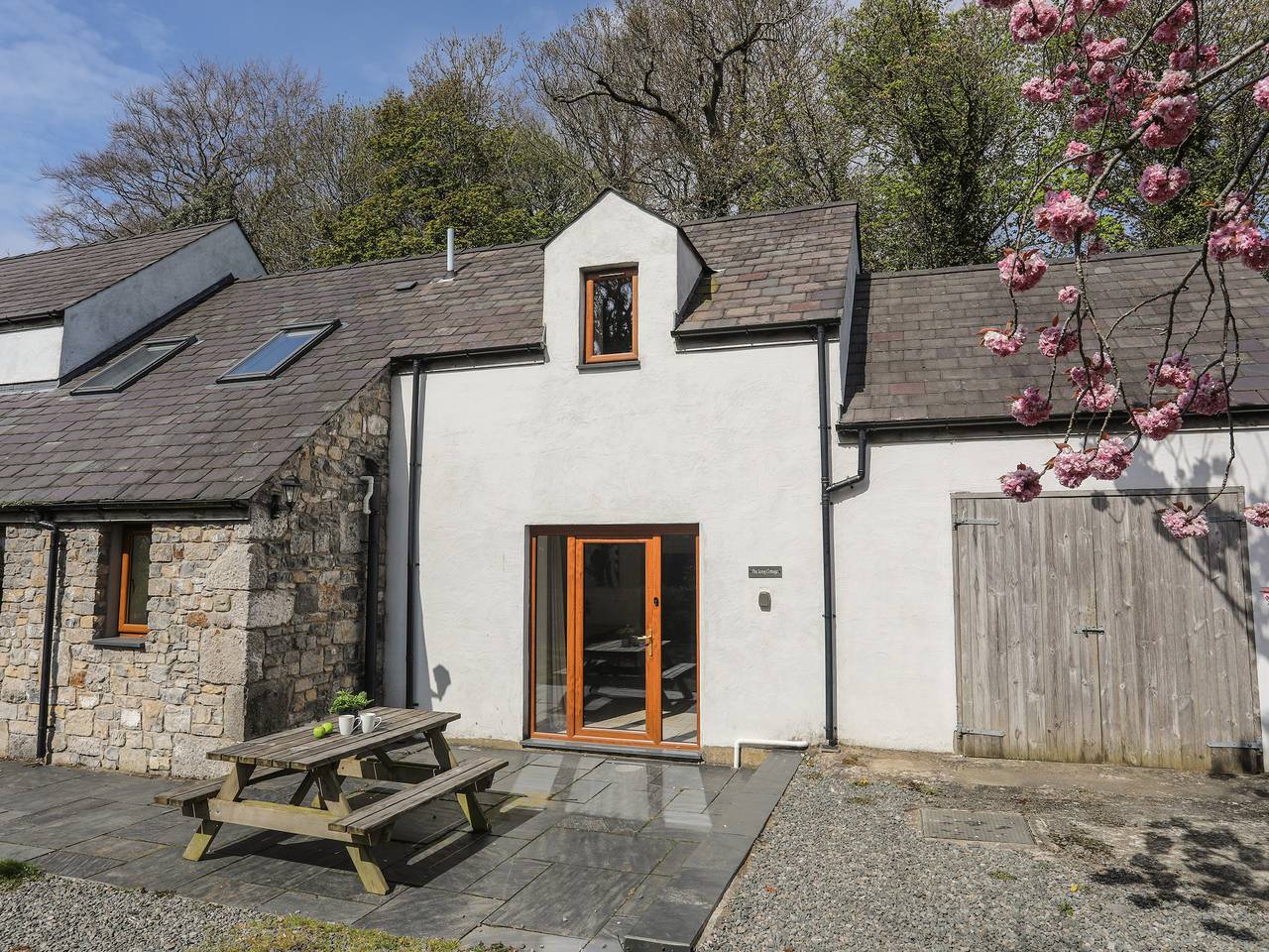 Long Cottage in Red Wharf Bay, Isle of Anglesey