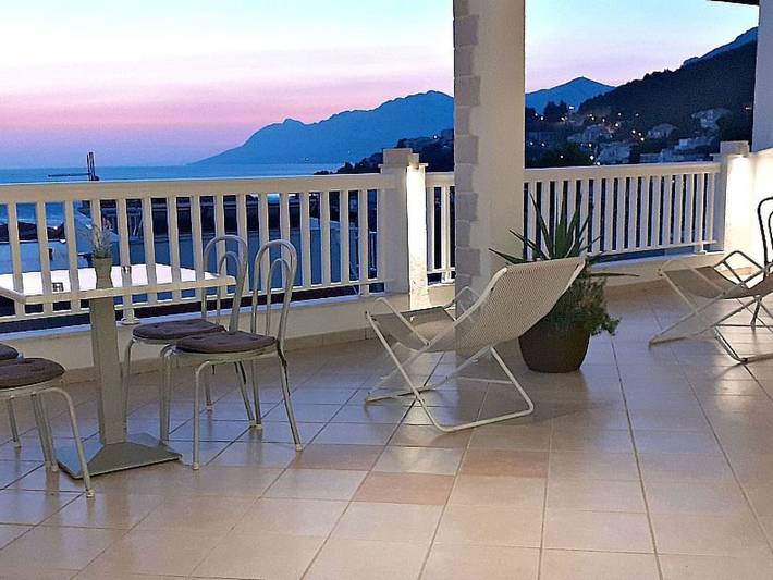 Ferienwohnung für 5 Personen, mit Balkon in Baska Voda