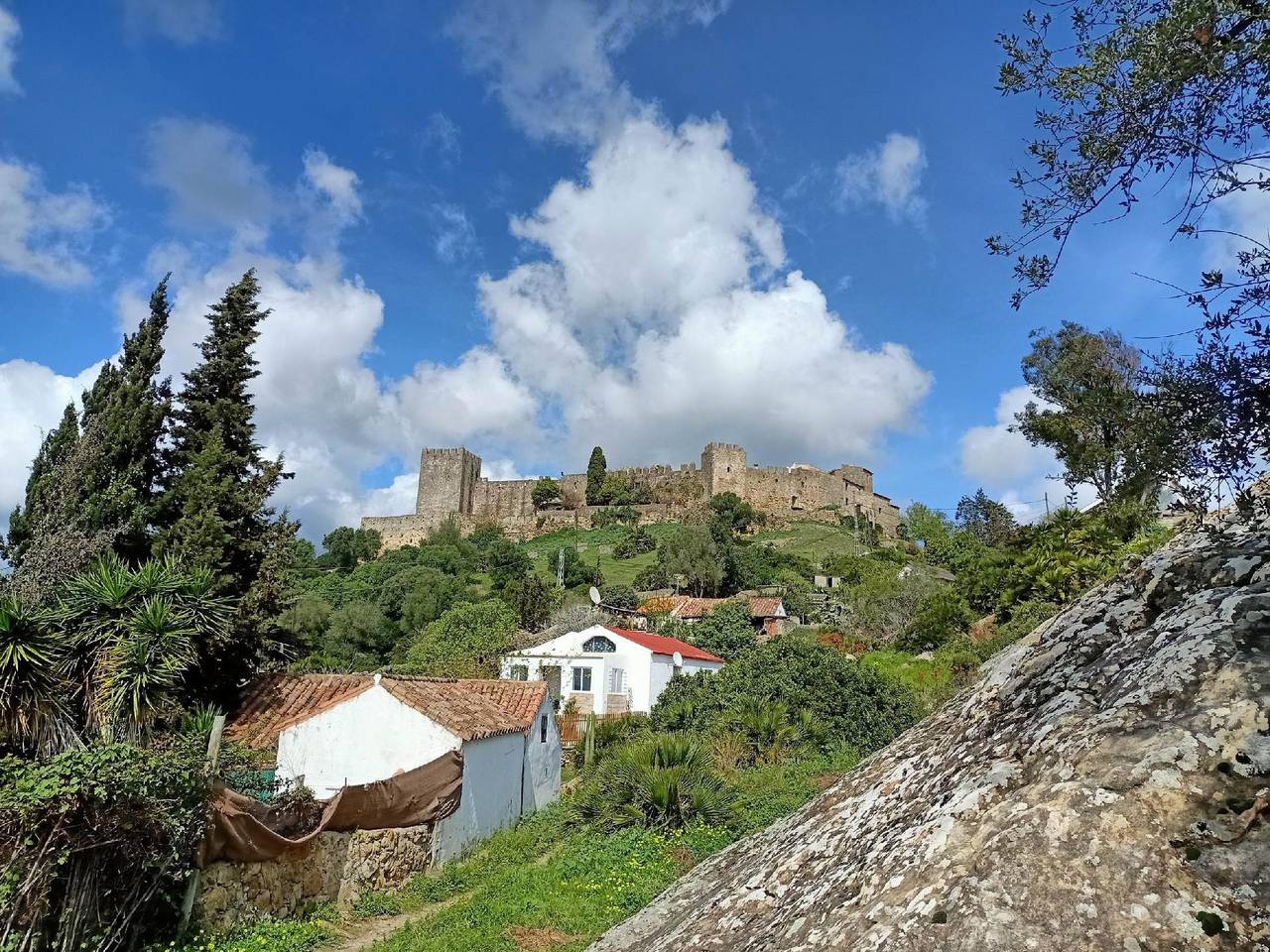 Apartamento vacacional entero, Apartamento de vacaciones para 4 personas aprox. 75 qm en Castellar de la Frontera, Andalucía (Costa del Sol) in Castillo de Castellar, Castellar de la Frontera