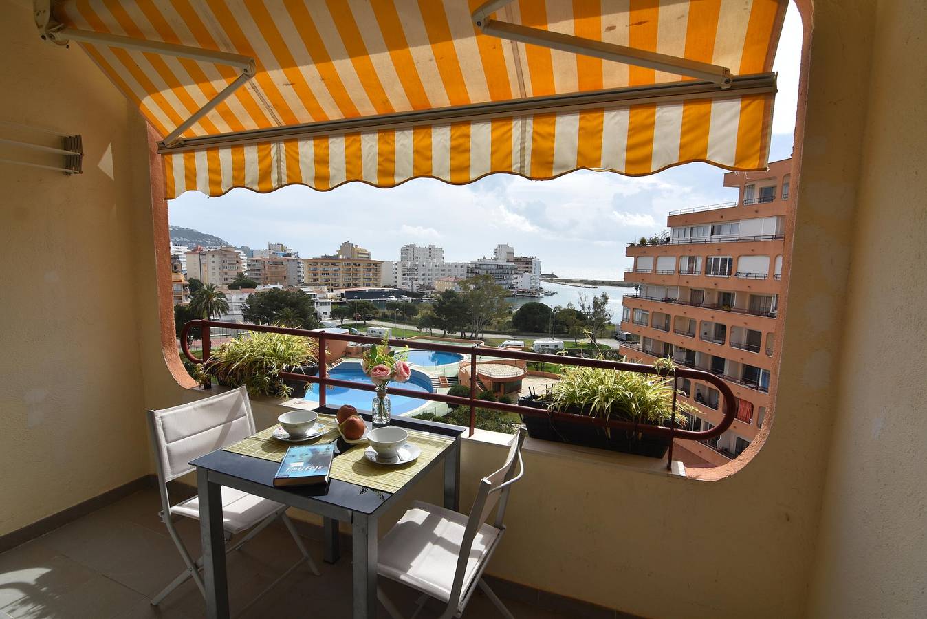 Estudio entero, Descubre este encantador estudio en Santa Margarita, Roses! in Santa Margarida, Roses