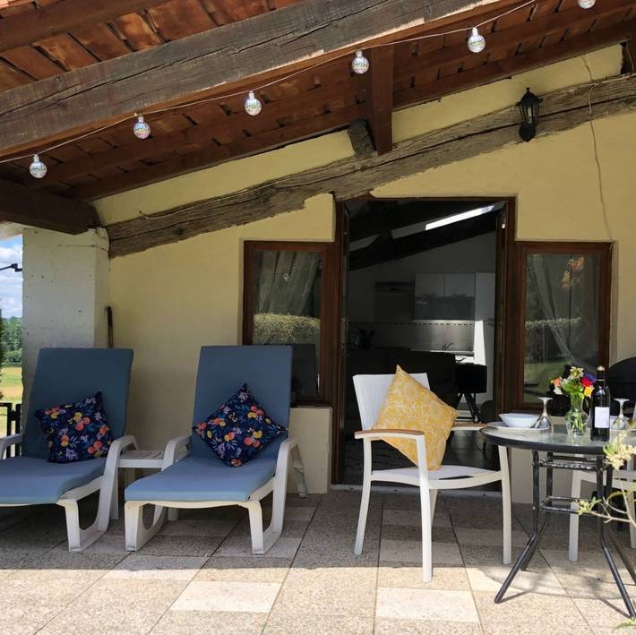 Gîte pour 2 personnes, avec piscine à Montmoreau-Saint-Cybard