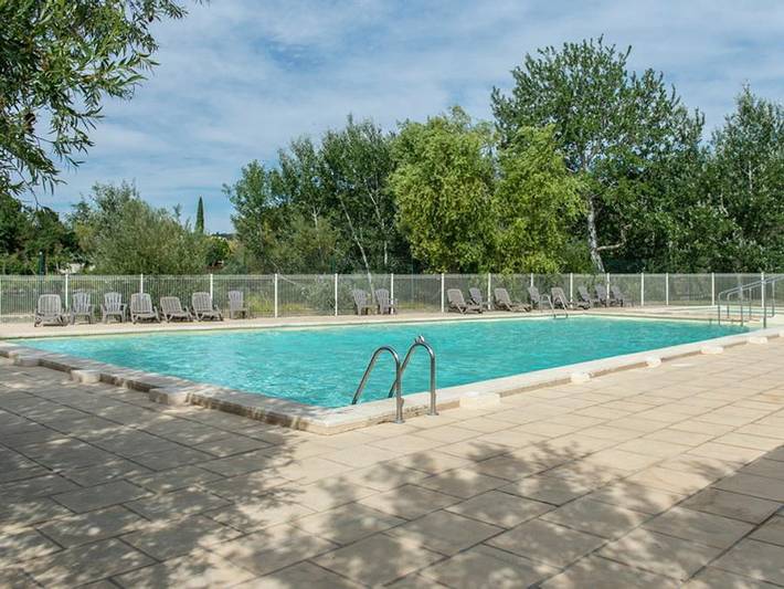 Camping pour 4 personnes, avec Bassin pour enfant