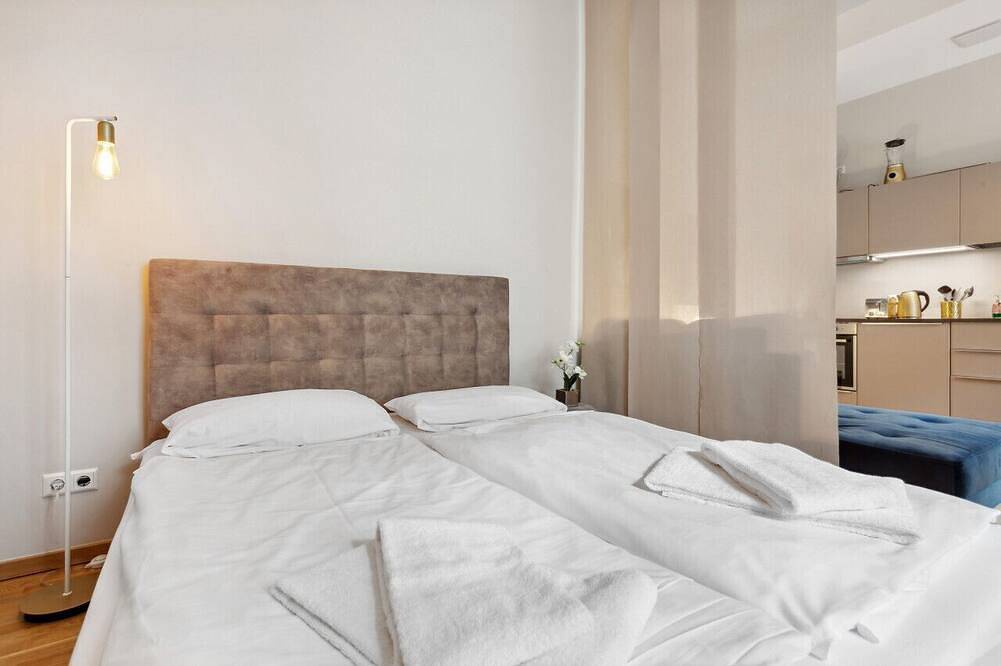 Ganze Wohnung, Bright & new designer flat in Charlottenburg Berlin, Berlin