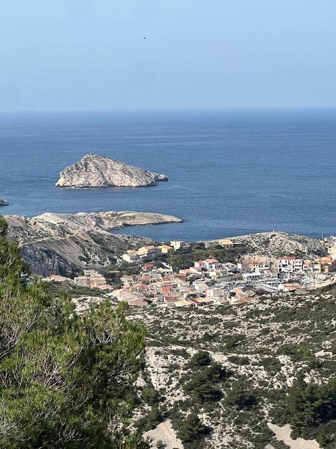 Location de vacances pour 2 personnes, avec Balcon ainsi que Terrasse et Vue dans Les Goudes - 4