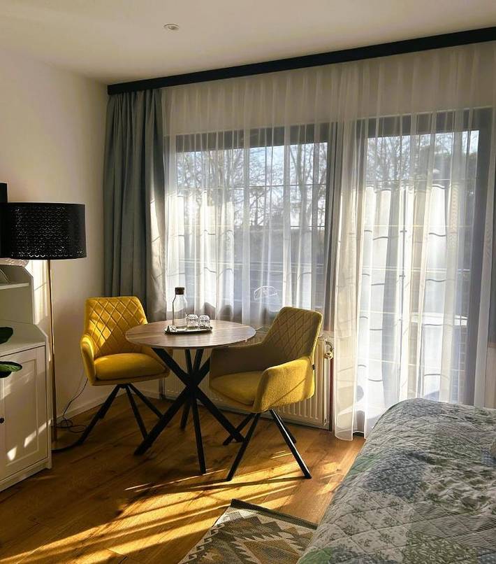 Ferienwohnung für 2 Personen, mit Terrasse und Garten sowie Pool und Ausblick in Baden bei Wien