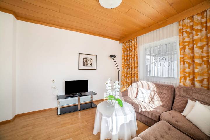 Ganze Wohnung, Ferienwohnung 'Residenz Pichler 8' mit Bergblick, Terrasse & Wlan in Stubaier Alpen, St. Leonhard in Passeier