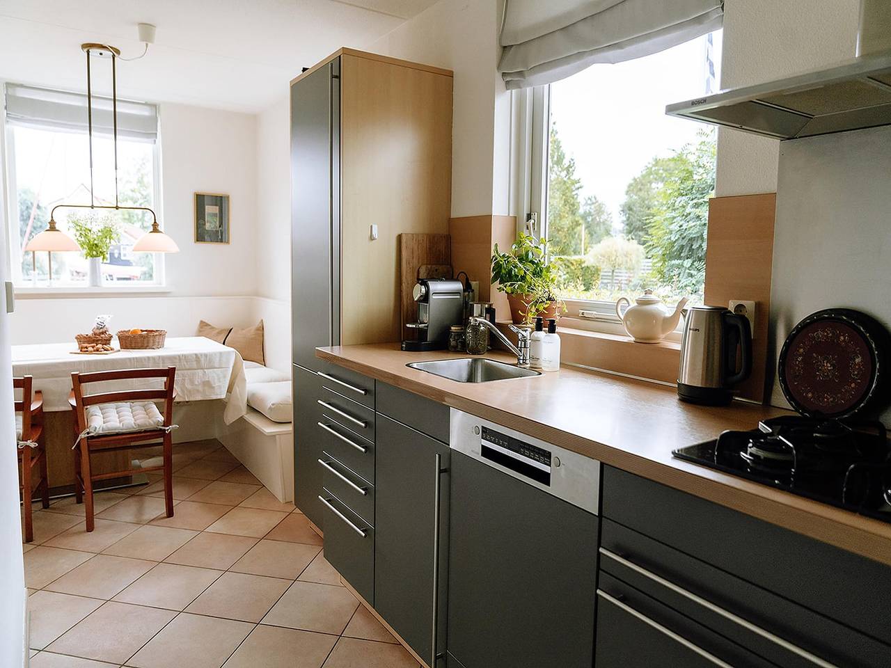 Schönes Ferienhaus am Wasser in Grou in Nationalpark De Alde Feanen