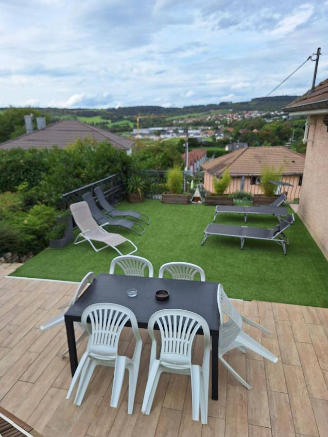 Gîte pour 6 personnes, avec jacuzzi ainsi que piscine et jardin à Baume-les-Dames - 4