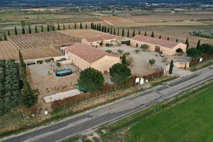 Location de vacances pour 11 personnes, avec jardin ainsi que vue et piscine, animaux acceptés à Saint-Jean-de-Fos - 4