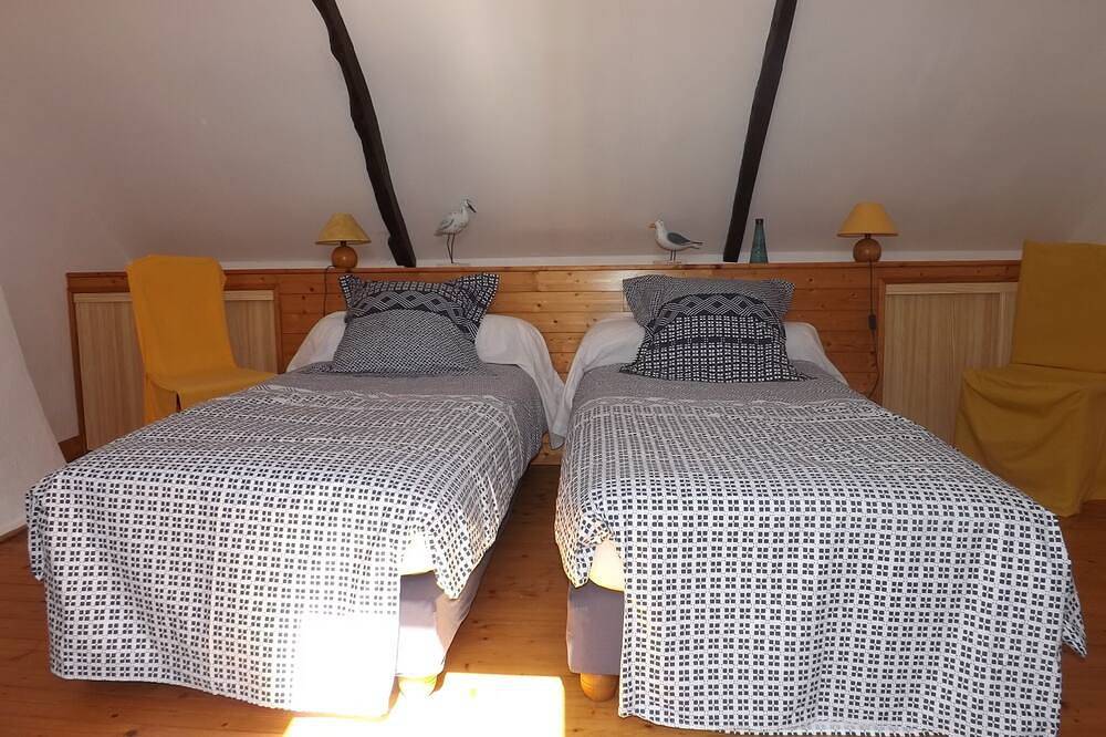 Location Gite Rural Entree Presqu Ile De Crozon in Saint-Ségal, Iroise
