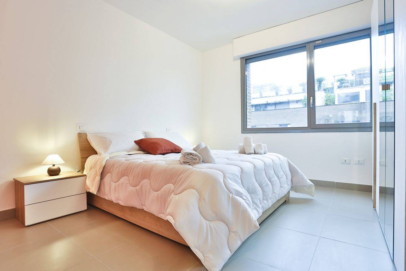 Apartamento inteiro, Sebeto Apartment x6 with Parking & Netflix in Nápoles, Nápoles (província)